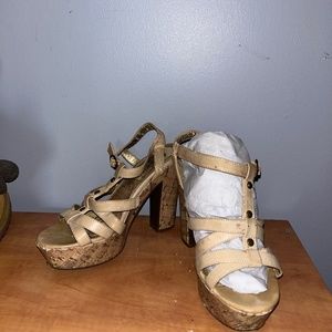 Chunky heels sandals